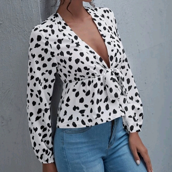 Dalmatian print tie front peplum top - Picture 2 of 8